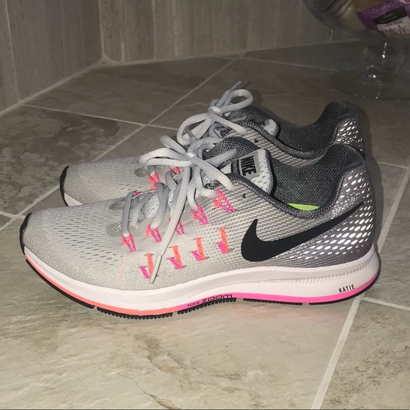 le scarpe nike air zoom pegasus 33 donne misura 75 poshmark le scarpe nike air zoom pegasus 33 donne misura 75 poshmark